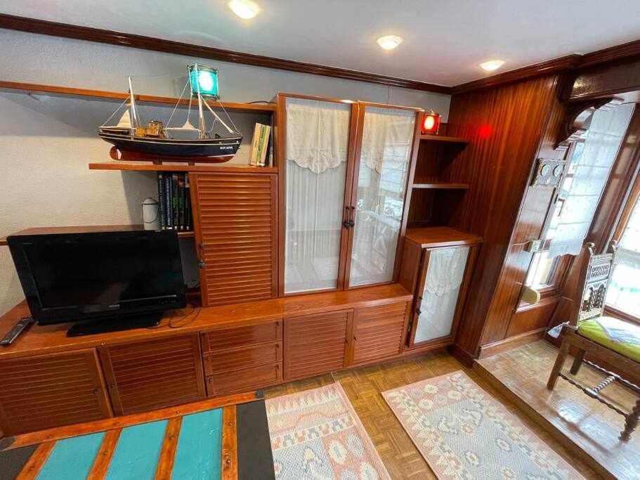 Utsa Eski Piso Con Encanto En 1ª Linea De Puerto Bermeo Exterior foto